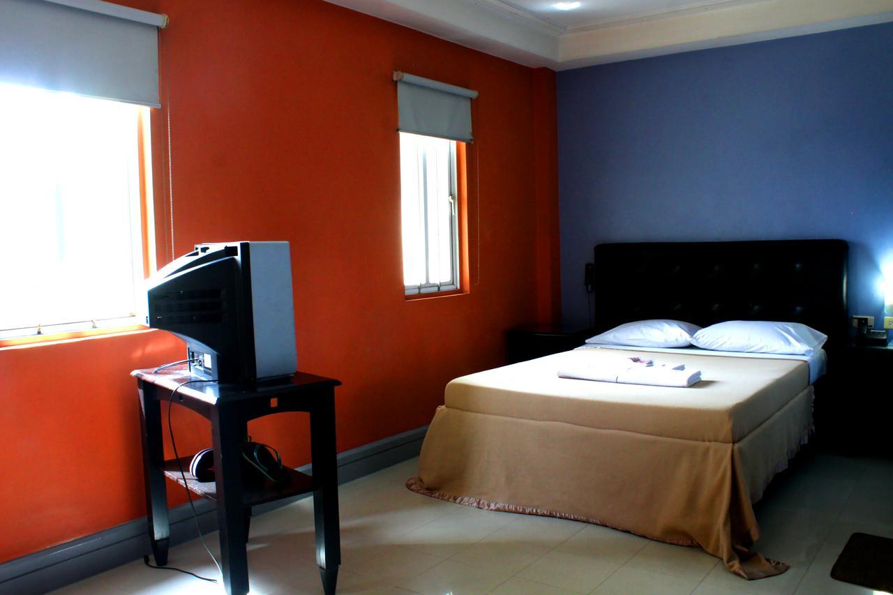 Jardin De Rosal Hotel Pasig City Buitenkant foto