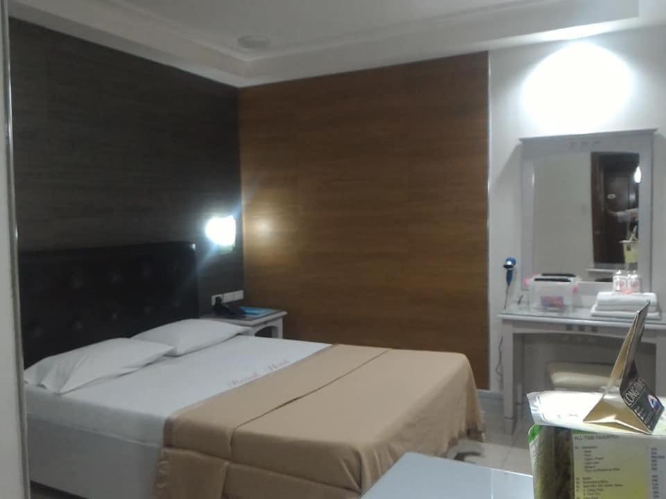 Jardin De Rosal Hotel Pasig City Buitenkant foto