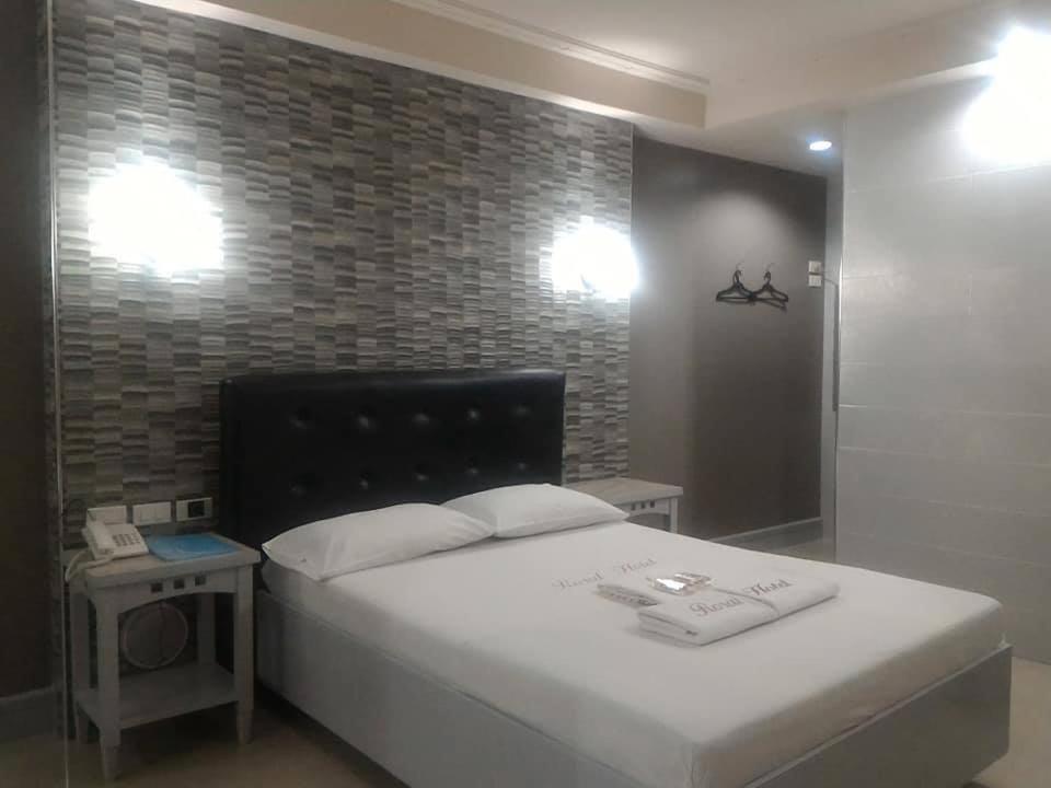 Jardin De Rosal Hotel Pasig City Buitenkant foto